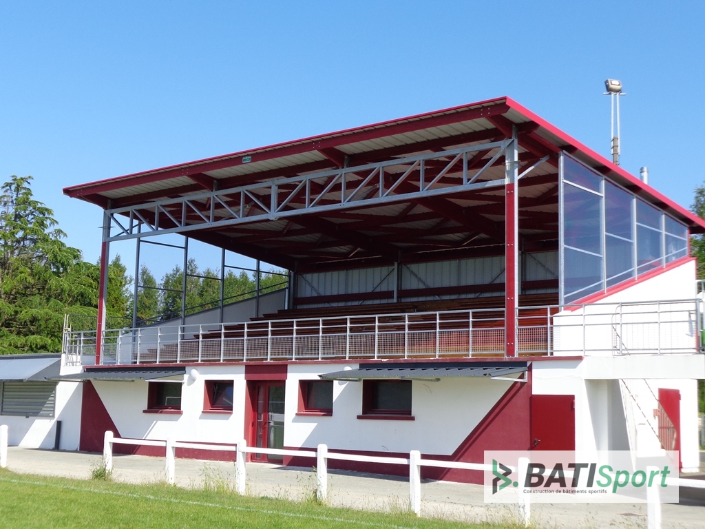 Renovation tribune la gacilly wm.