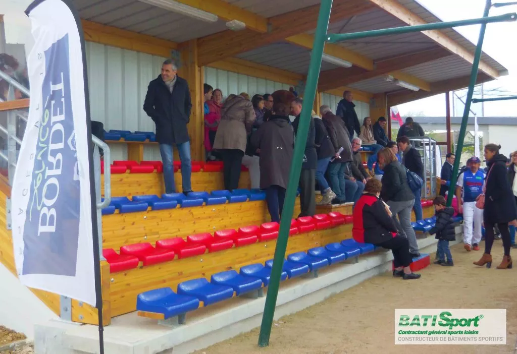 Tribune gellainville supporters.