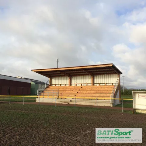 Tribunes du stade desvres.