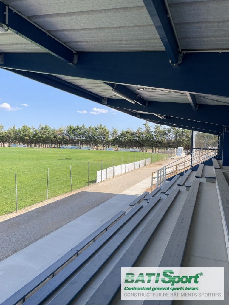 Vue du stade de lestagnol depuis la tribune.